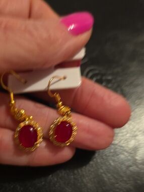 Elegant Gold-Tone Red Jade Drop Earrings